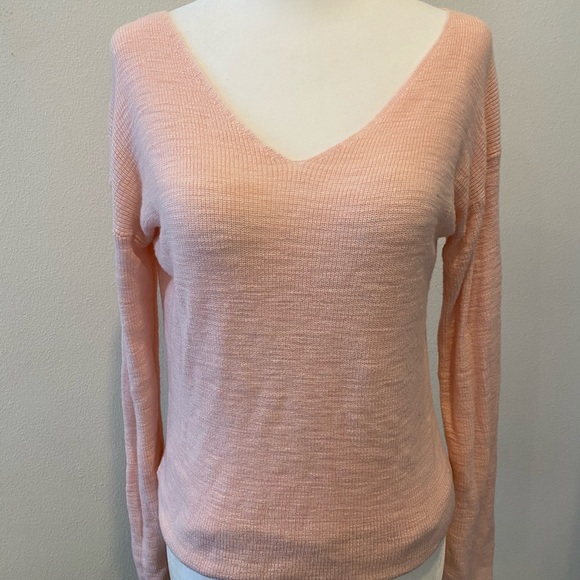 Lou & Grey pink v-neck sweater - Picture 2 of 2